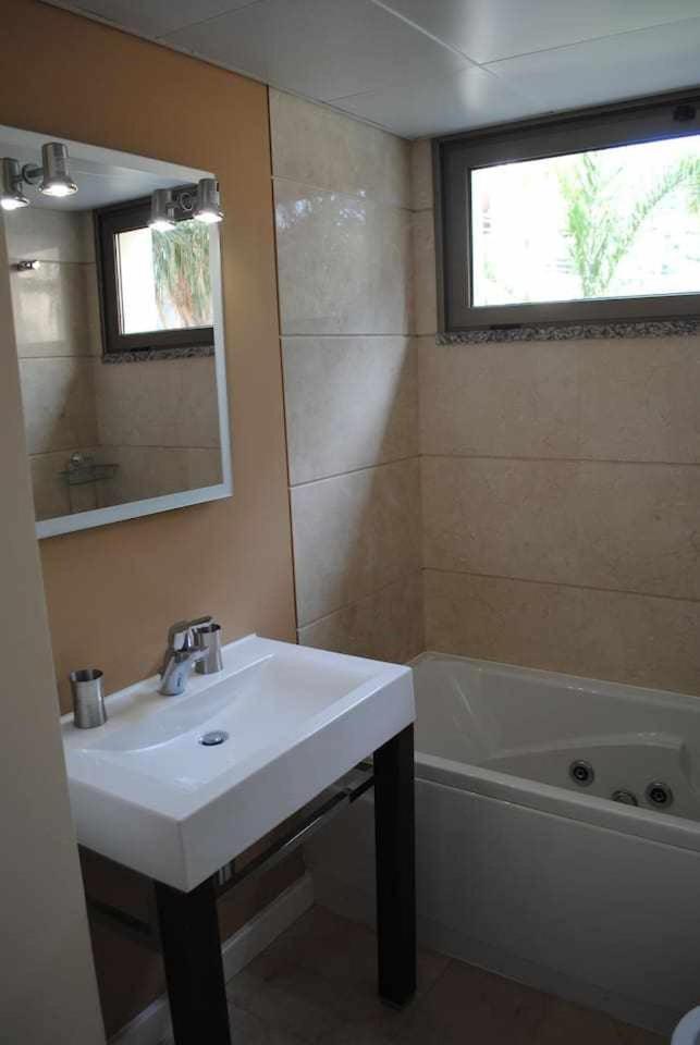 Plaza Bay Luxury Apartment With Swimming Pool 칼례타 외부 사진